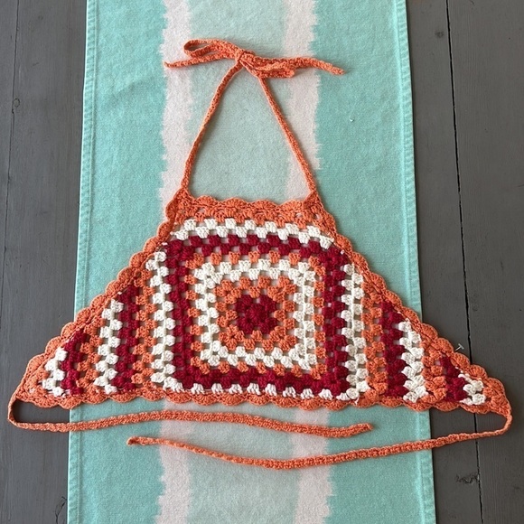 Full Tilt Boho‎ Crocheted Fully Lined Halter Top - Picture 3 of 11